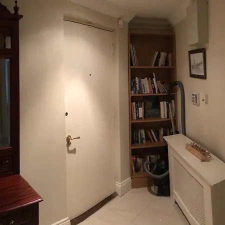 Temple House Harcourt Green Apartment